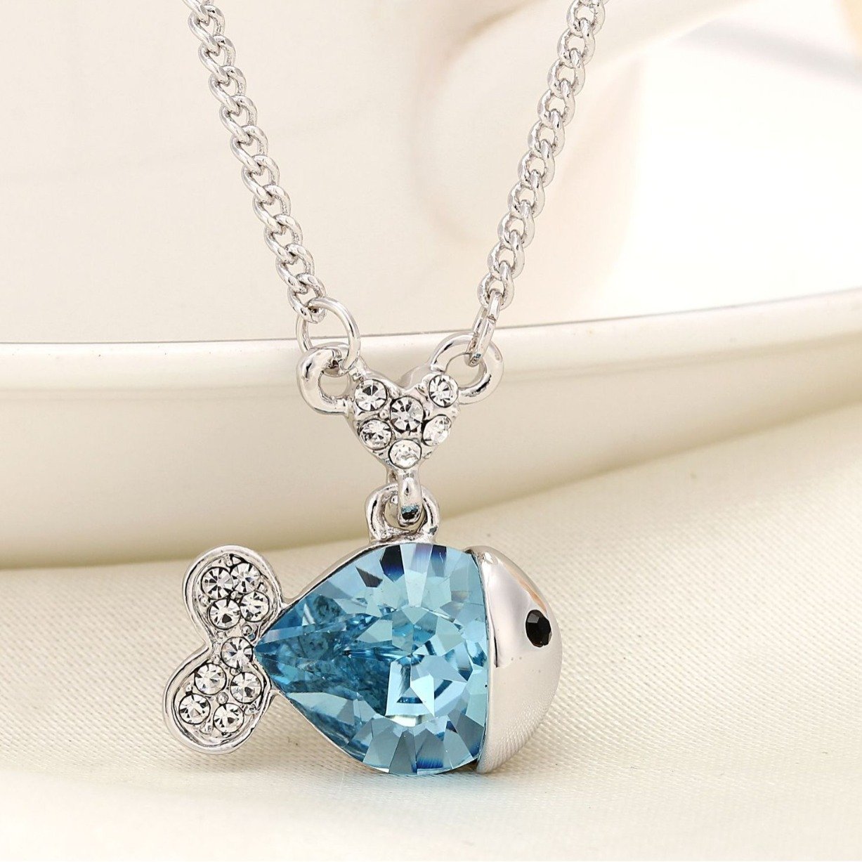 small fish crystal necklace for women, short tropical fish pendant collarbone chain small fish crystal necklace for women, short tropical fish pendant collarbone chain