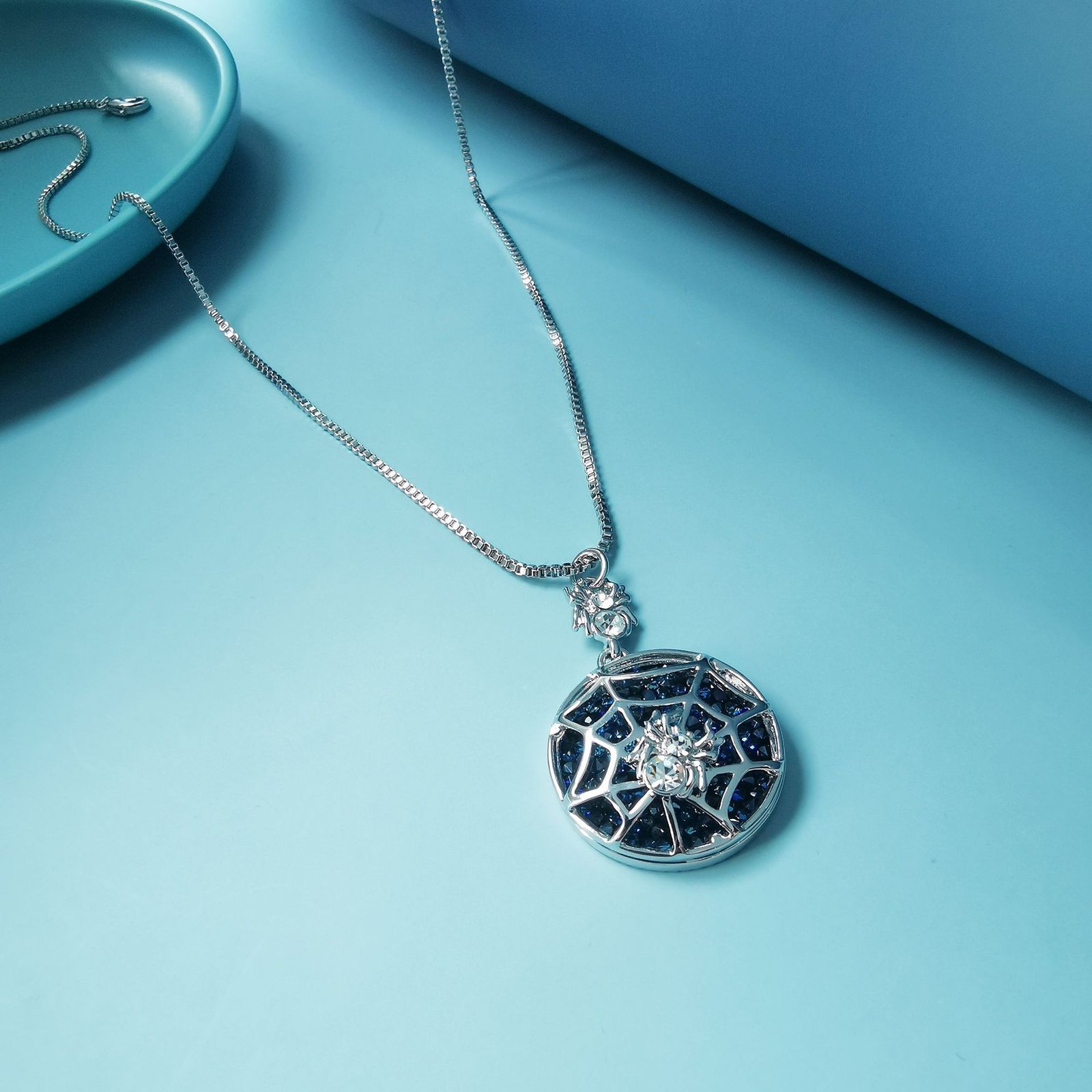 spider pattern crystal necklace european and american retro quirky halloween personalised design spider web pendant necklace spider pattern crystal necklace european and american retro quirky halloween personalised design spider web pendant necklace