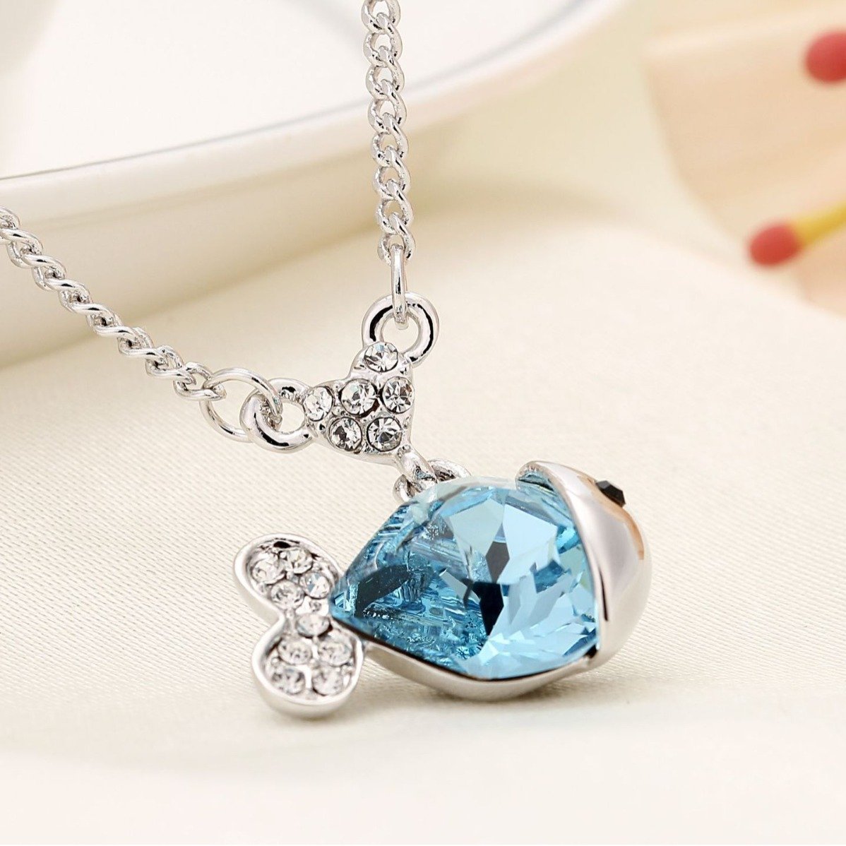 small fish crystal necklace for women, short tropical fish pendant collarbone chain small fish crystal necklace for women, short tropical fish pendant collarbone chain