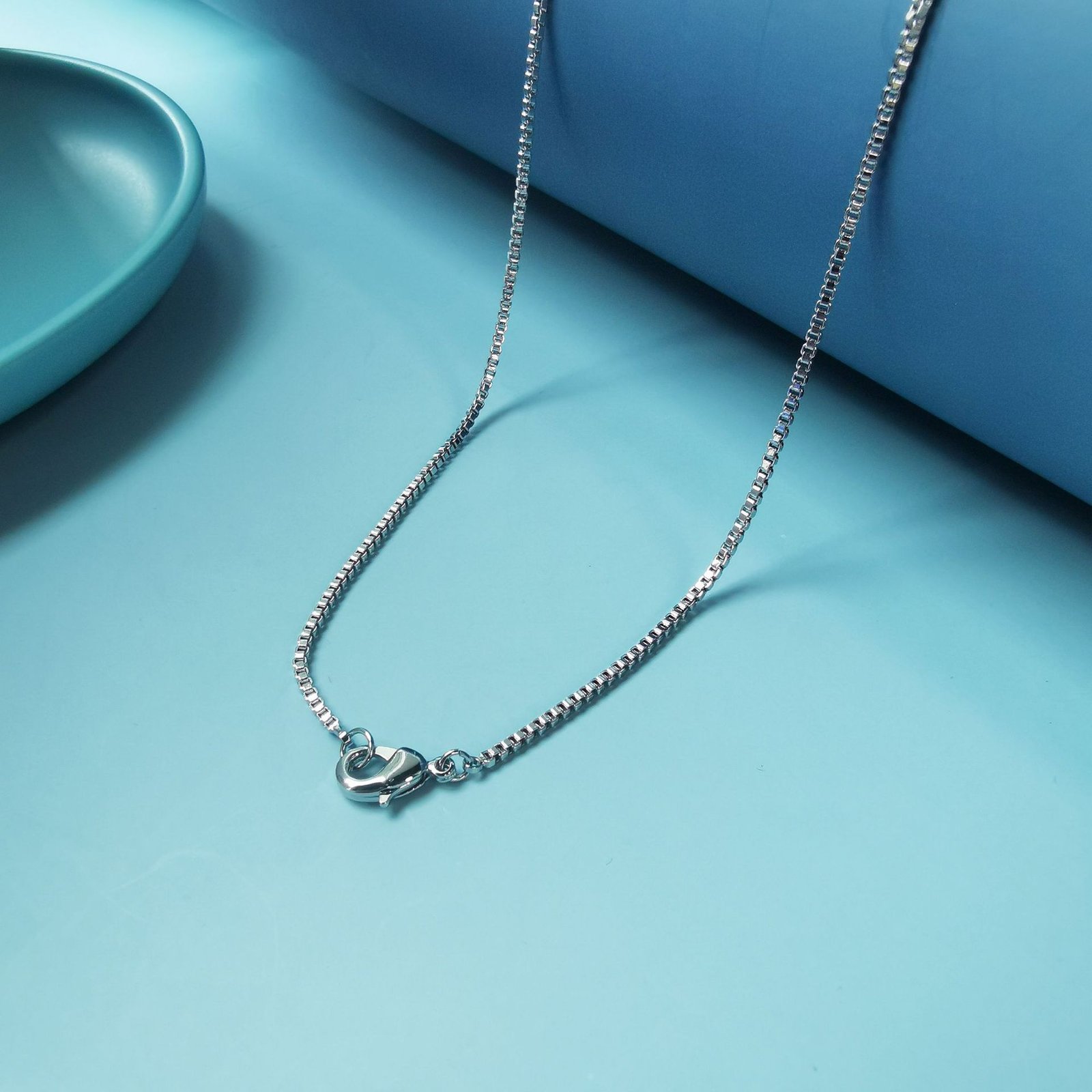 spider pattern crystal necklace european and american retro quirky halloween personalised design spider web pendant necklace spider pattern crystal necklace european and american retro quirky halloween personalised design spider web pendant necklace