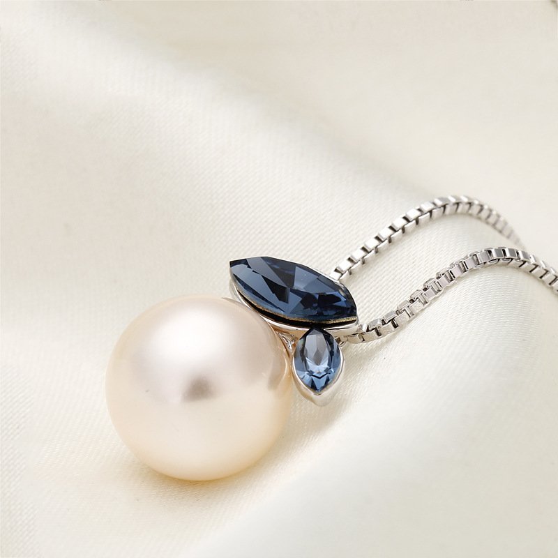 women's pearl pendant necklace with perfectly round high lustre pearls, collarbone chain women's pearl pendant necklace with perfectly round high lustre pearls, collarbone chain